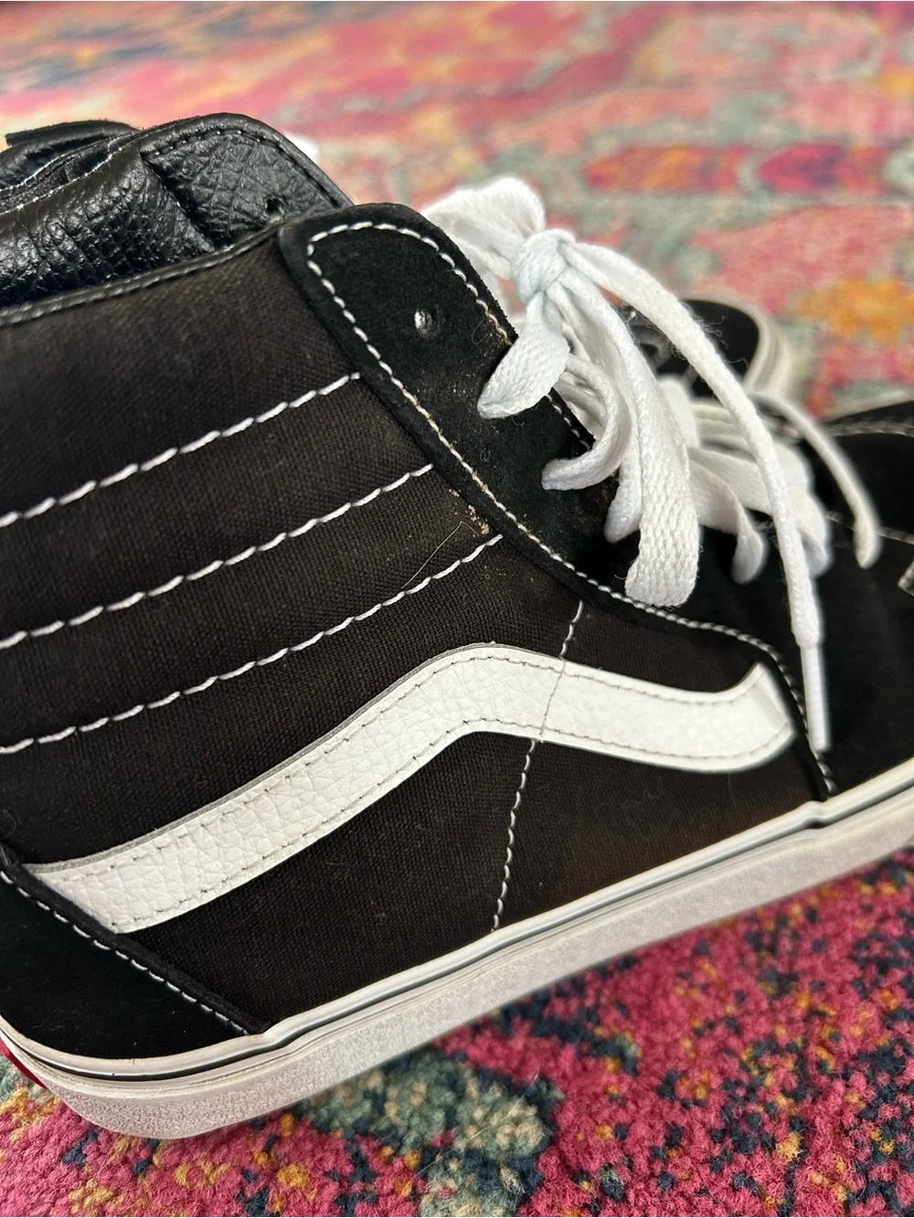 Vans | Unisex Black/White Suede/Canvas High-Top Sk8-Hi Lace Up Sneakers M7.5 W9